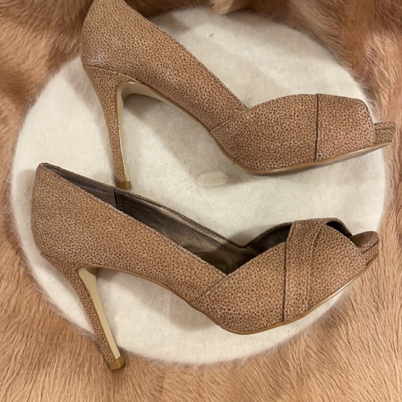 Subtle Shimmer | Great Neutral Heels & Touch of Sparkle ✨